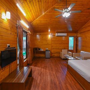 Cottage Room Sitting Area
